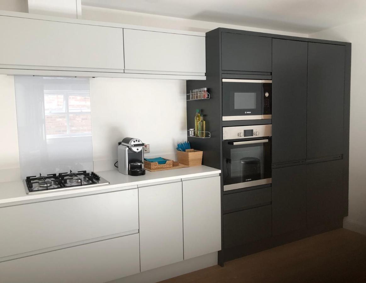 Fabulous One Bedroom In Centre *
